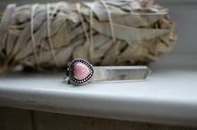 Load image into Gallery viewer, Heart Queen Conch Shell Phantom Quartz Pendant